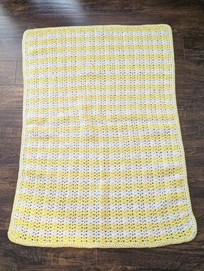 EUC Handmade 47"x36" Crocheted White and Yellow Throw Blanket Afghan